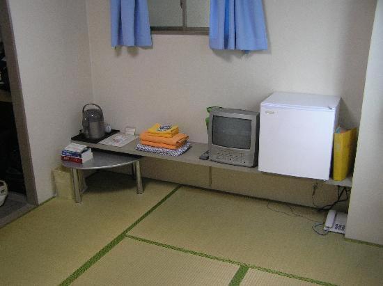 Japanese-Style Single Room with Shared Bathroom
