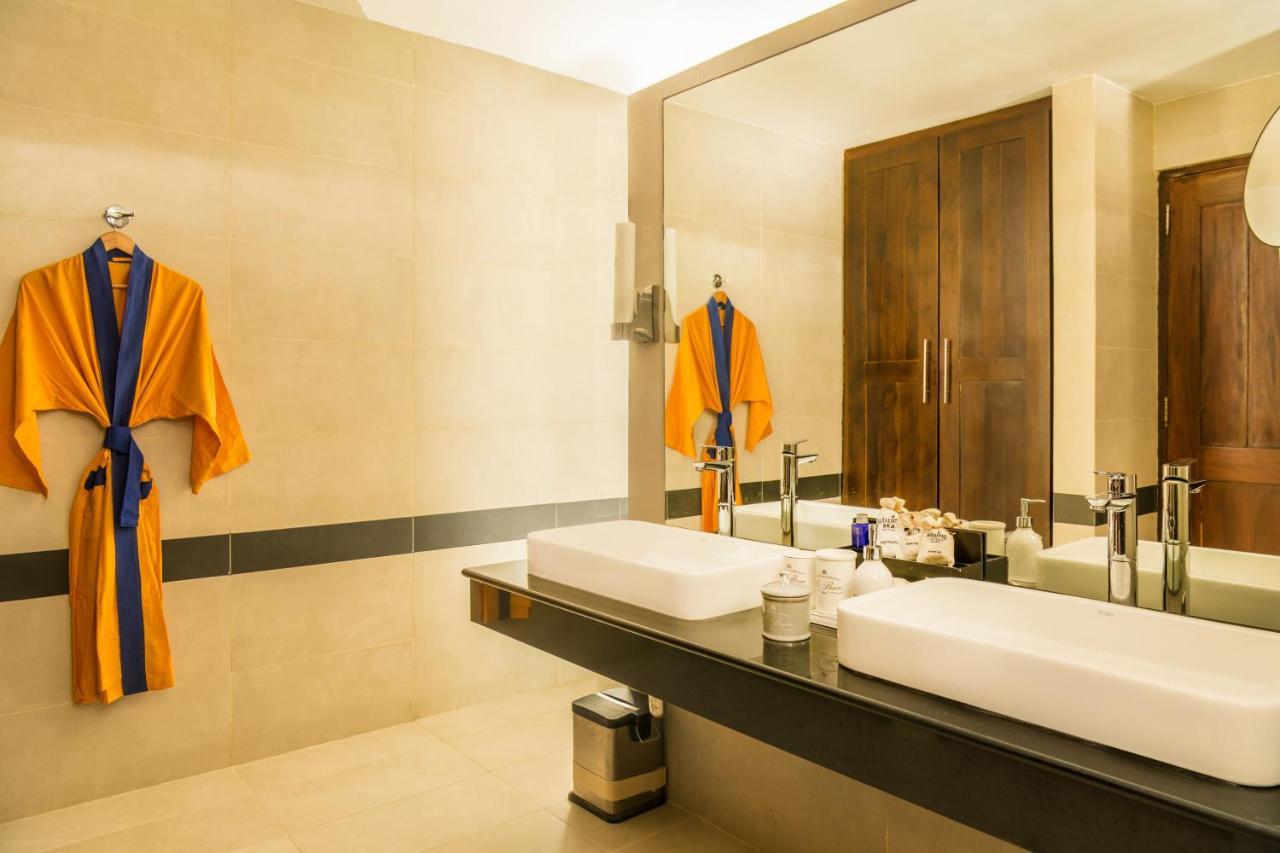 Suite with Sea View - 10% Off at Seaside Social Lounge & Bar & 15% Off on Spa, Black Coral & Center Point Restaurants