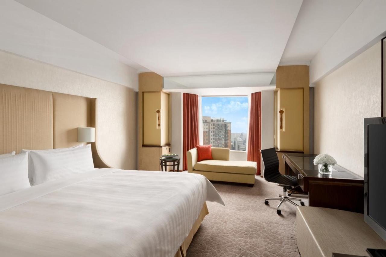 Garden Wing Executive Suite