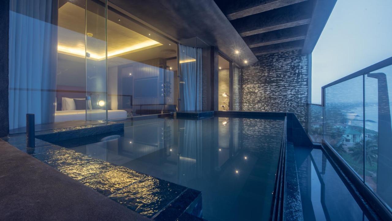 Suite with Private Pool