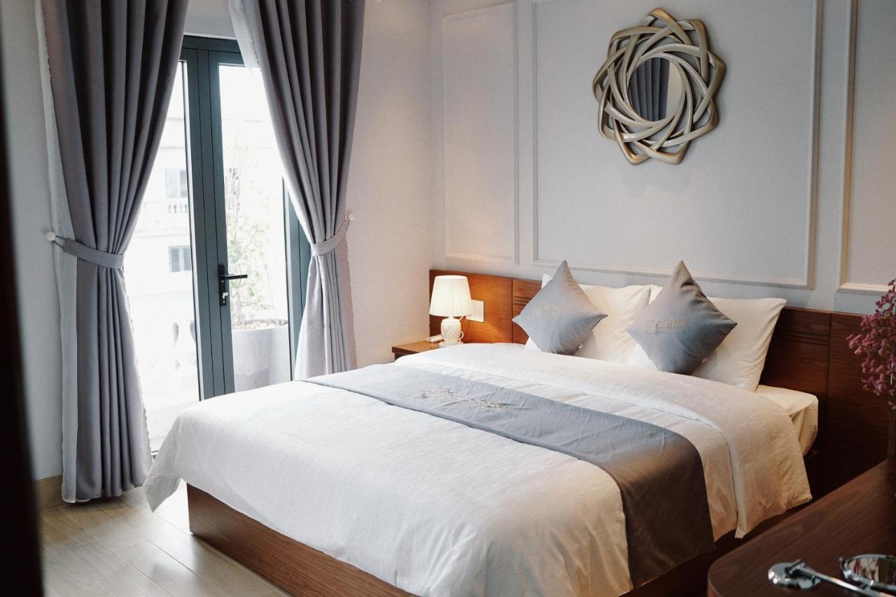Queen Room with Balcony