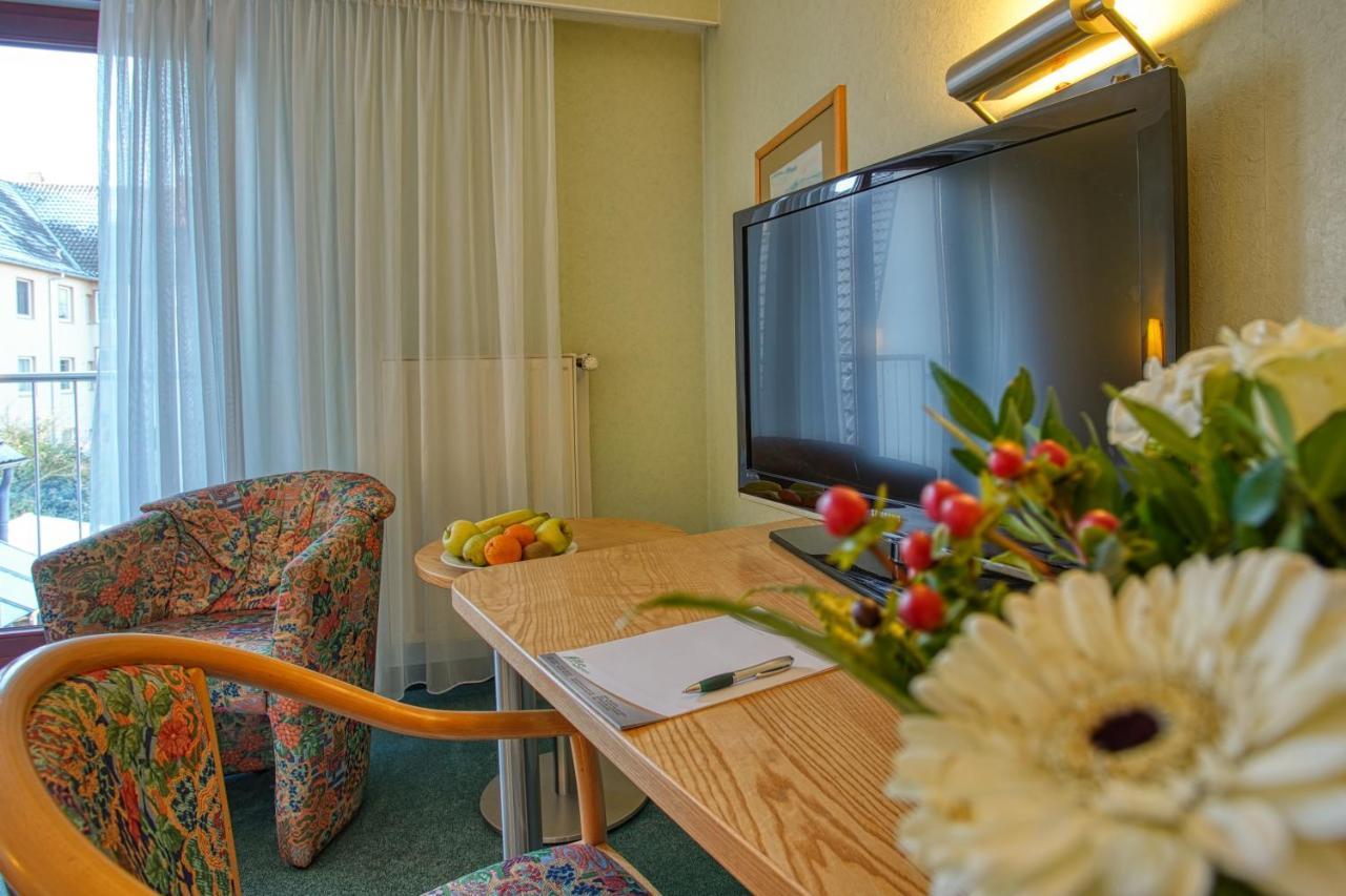 Deluxe Double Room with Bath - Disability Access