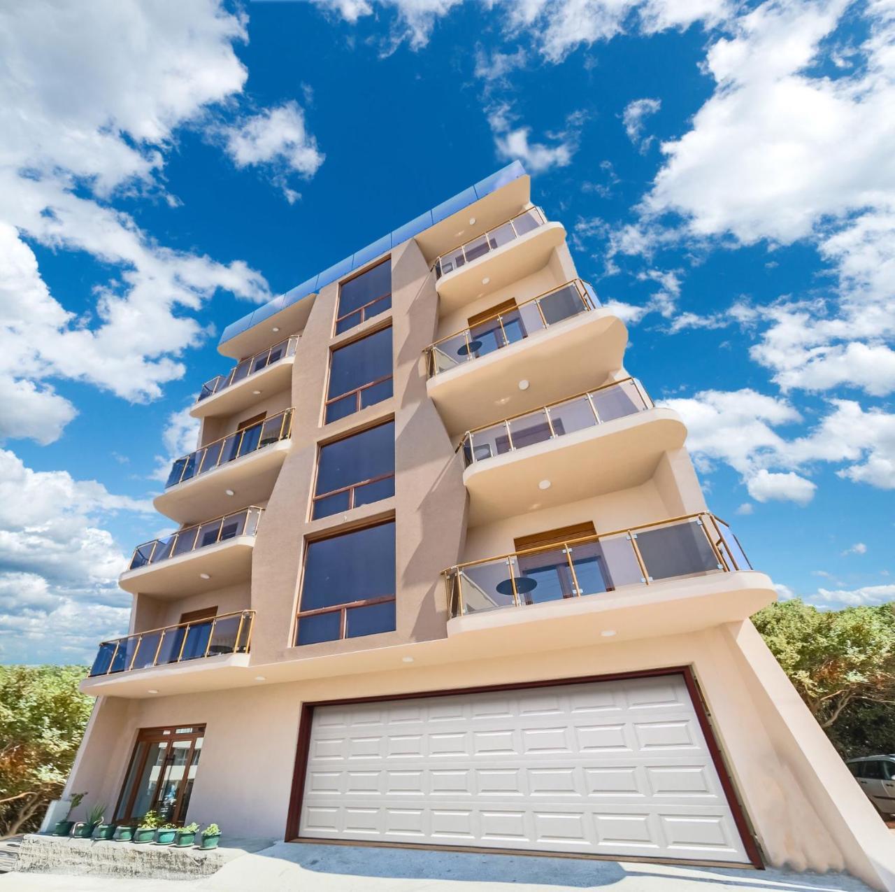 Apartment with Sea View