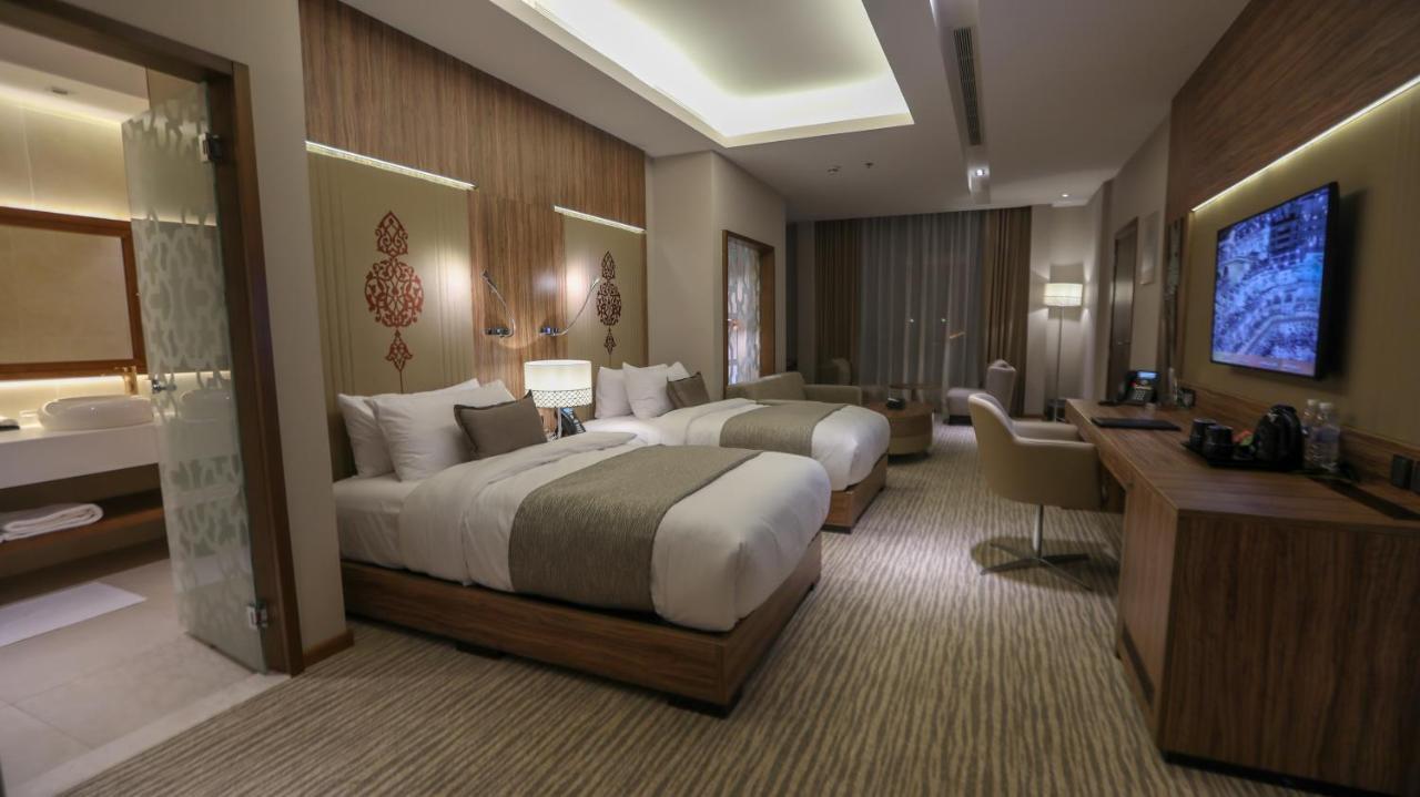 Deluxe Twin Suite