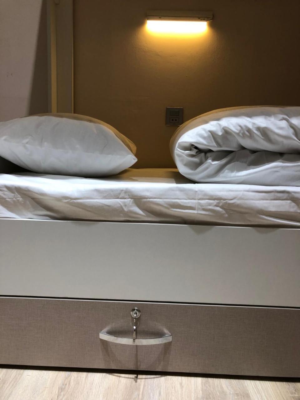 Bunk Bed in 12-Bed Mixed Dormitory Room