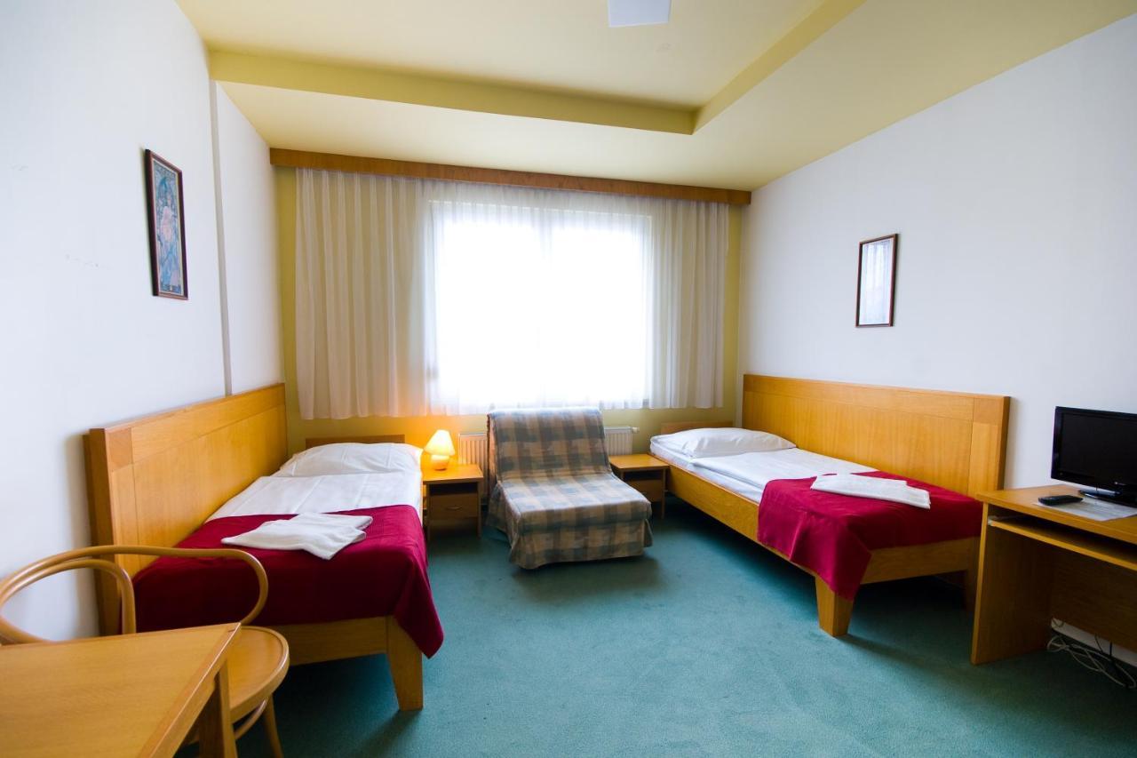 Basic Triple Room