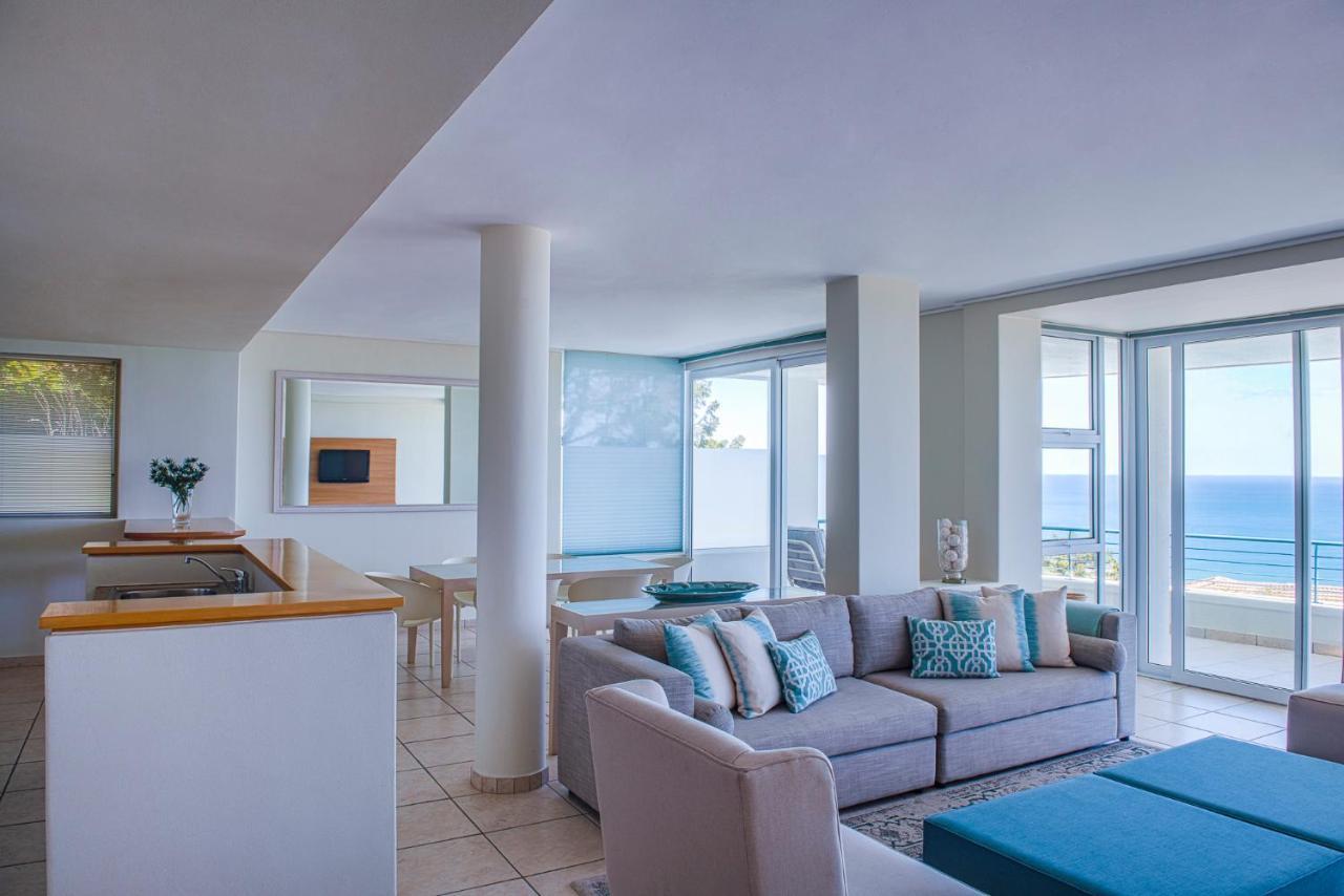 Two-Bedroom Luxury Apartment with Sea View