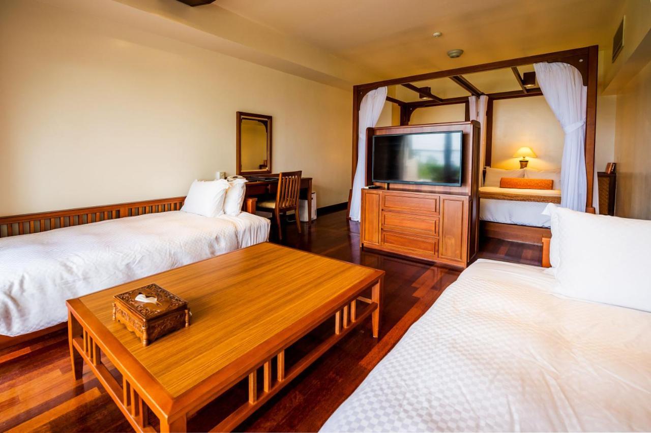 Azalea Suite with Ocean View with View bath