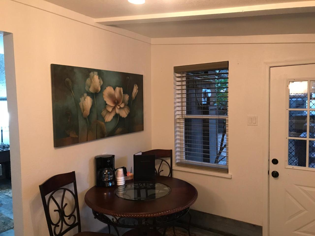 One-Bedroom Bungalow #14