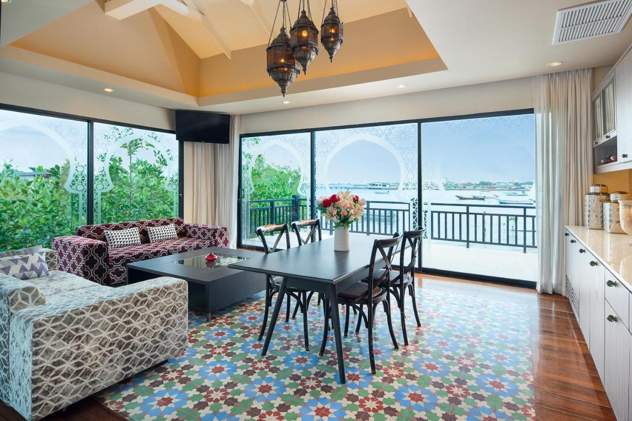 Two-Bedroom Sea House