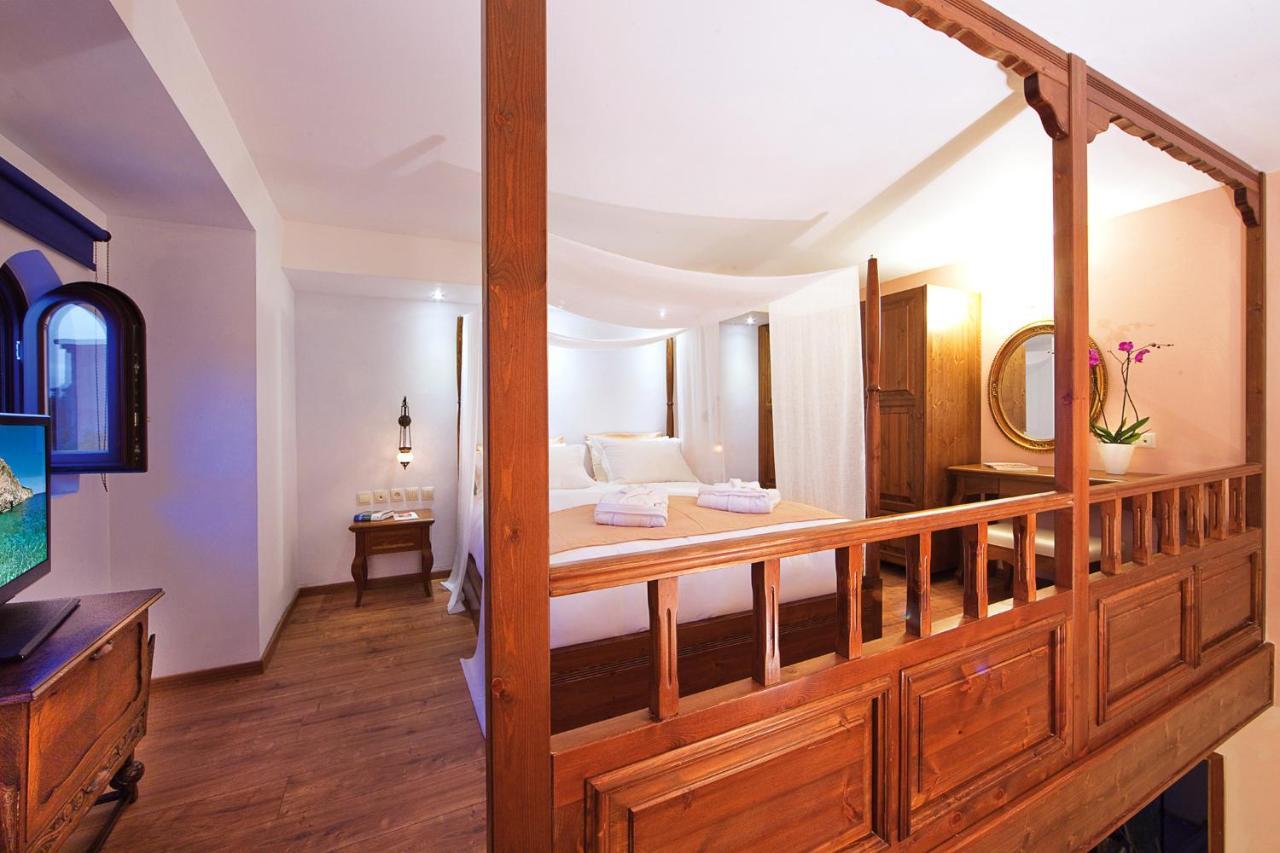 Deluxe Suite with Private Balcony (Nymph of Helios)