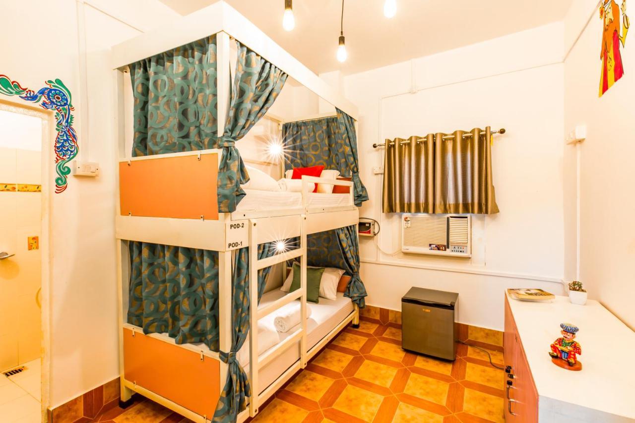 Deluxe 2-Bed Mixed Dormitory Room