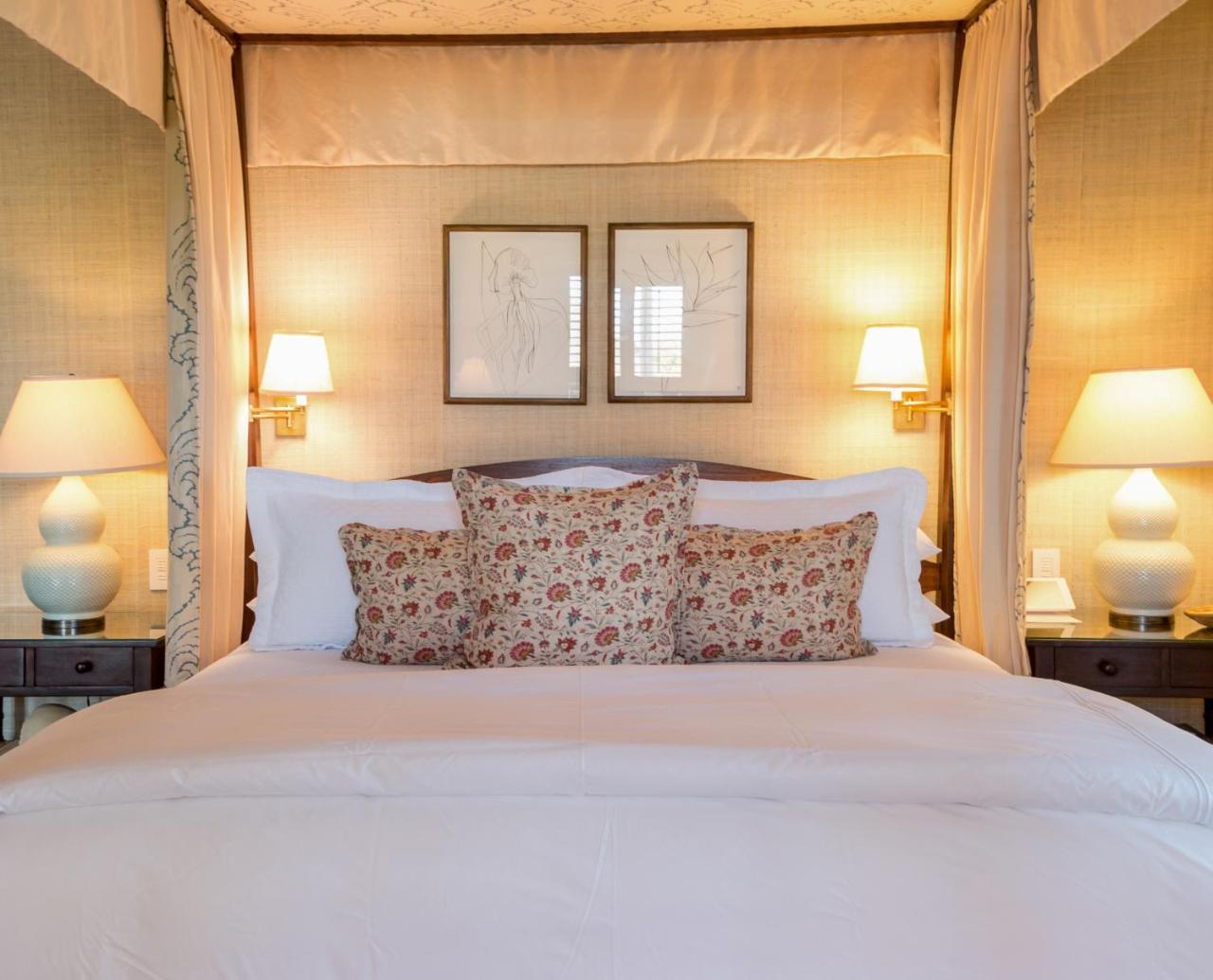 Colebrook - Junior Master Suite King Room