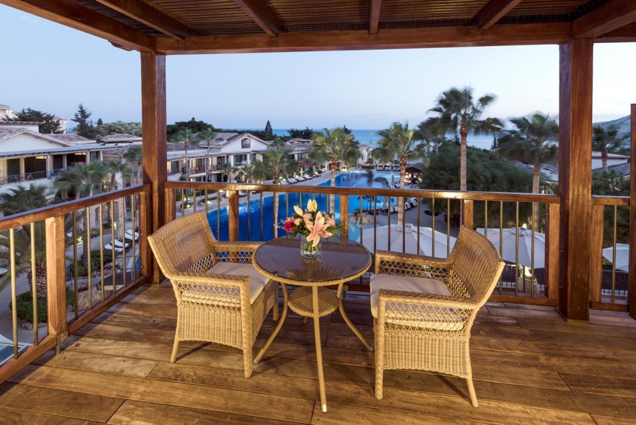 Two-Bedroom Family Suite Sea View Main Building