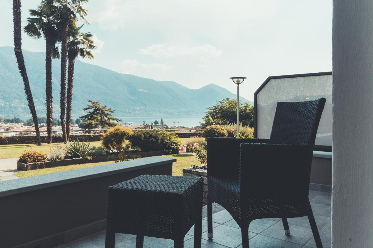 Standard Double Room with Lake View