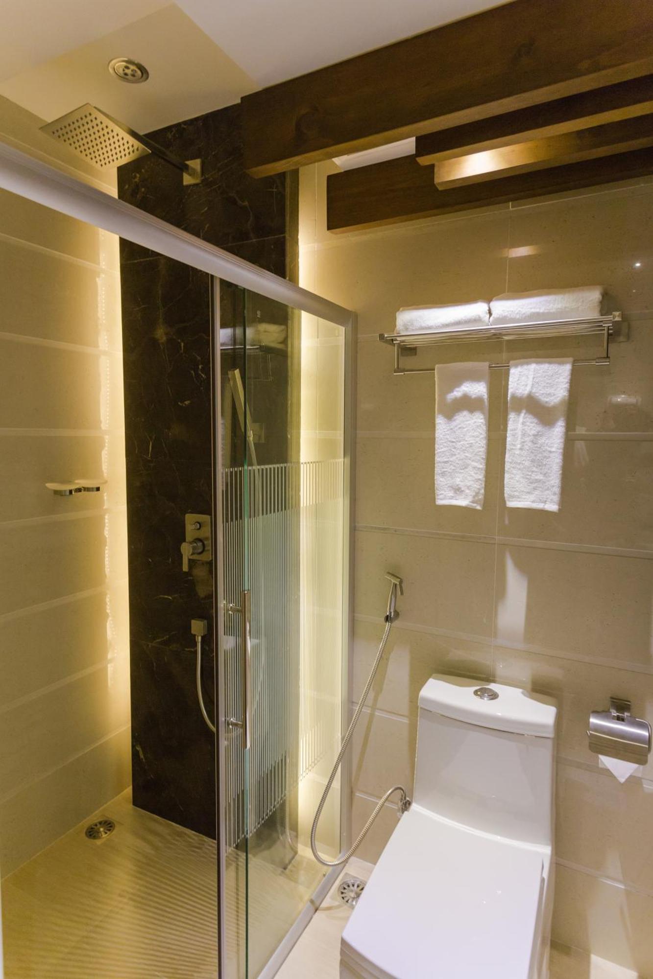 Super Deluxe Double or TWIN Room with Free Airport Transfer