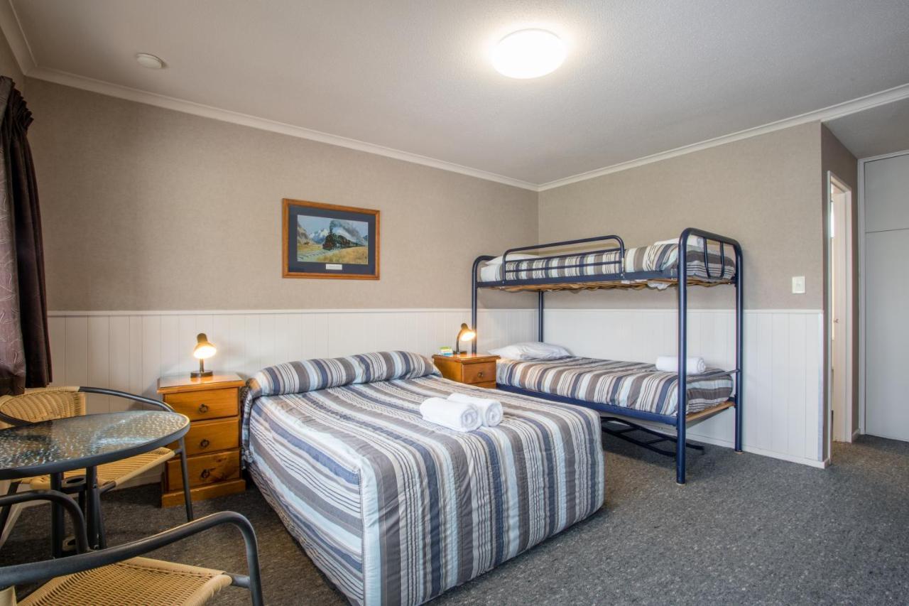 Studio with Ensuite (4 Adults)
