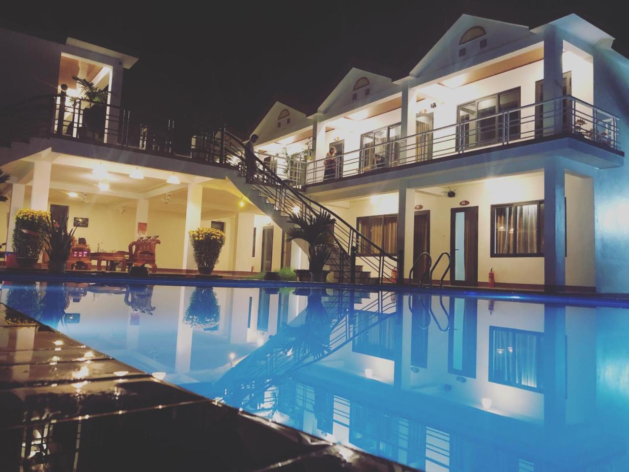 Twin Room with Pool View