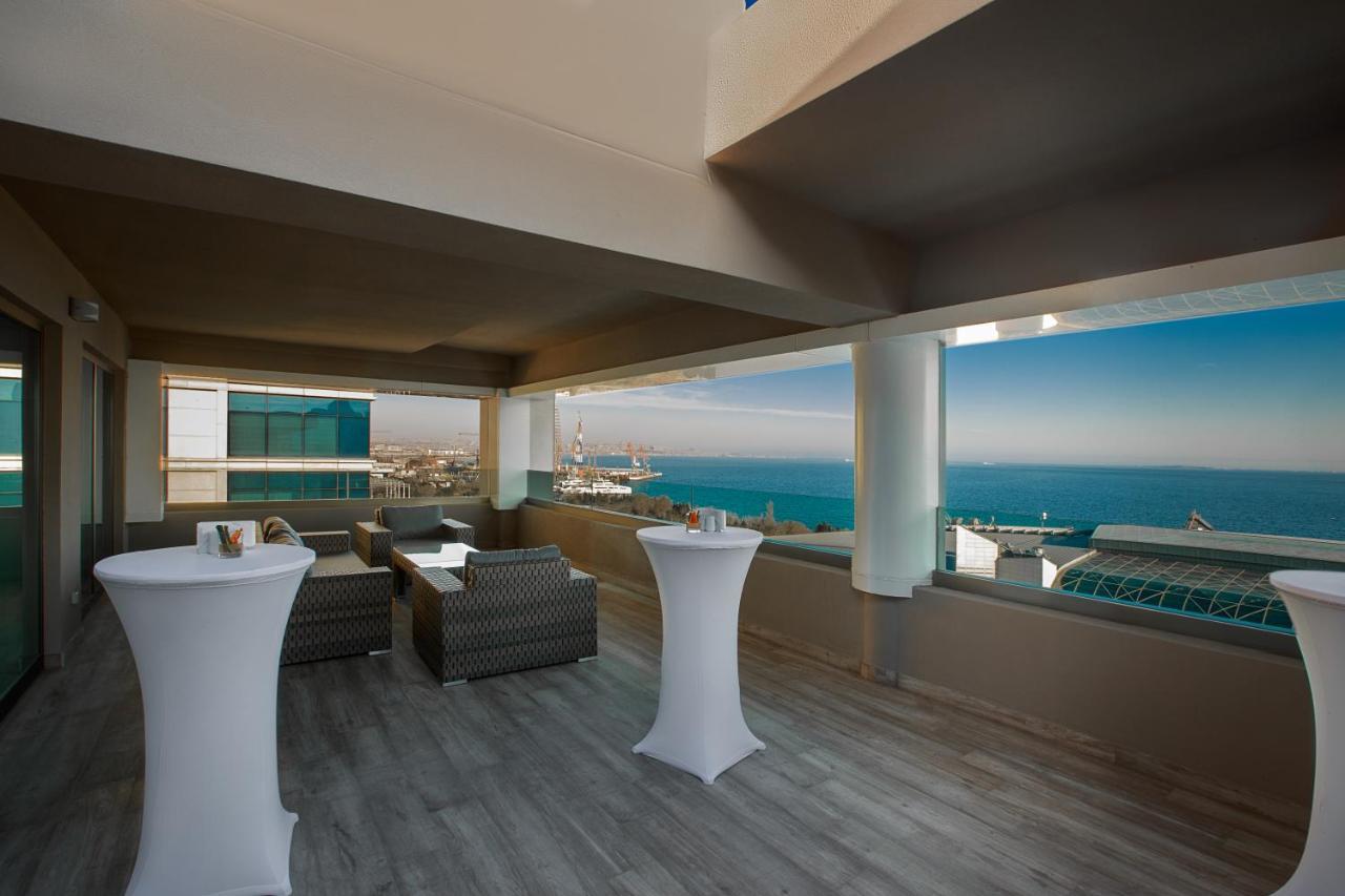 One-Bedroom Apartment with Terrace and Sea View