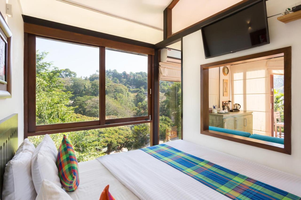 Chalet with Mountain View