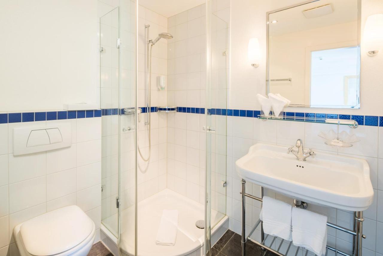 Double or Twin Room with City View