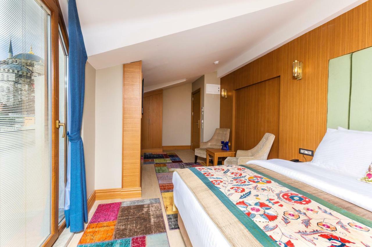Deluxe Double Room with Balcony and Sea View