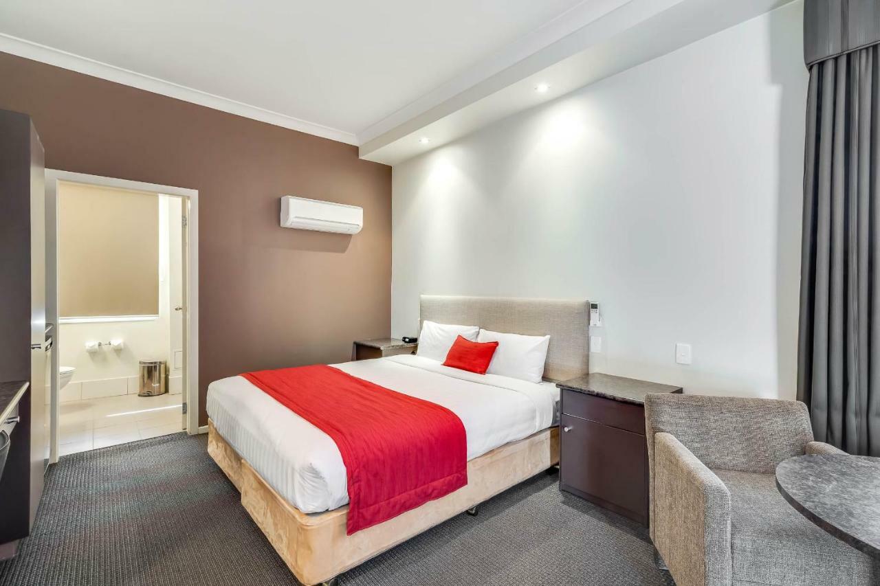 Deluxe King Spa Room