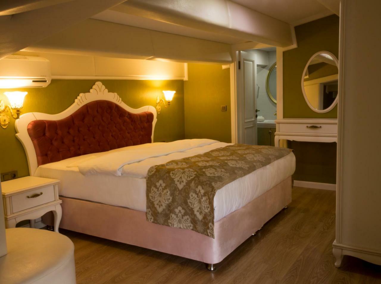 Deluxe Suite with Terrace