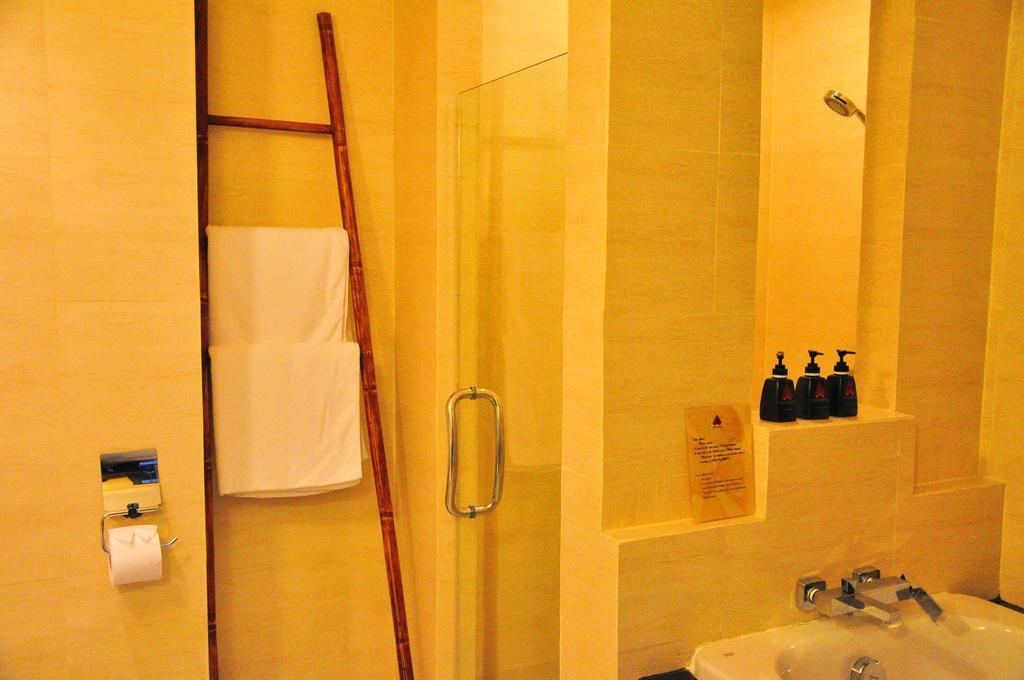 Deluxe Double or Twin Room with Pool Access