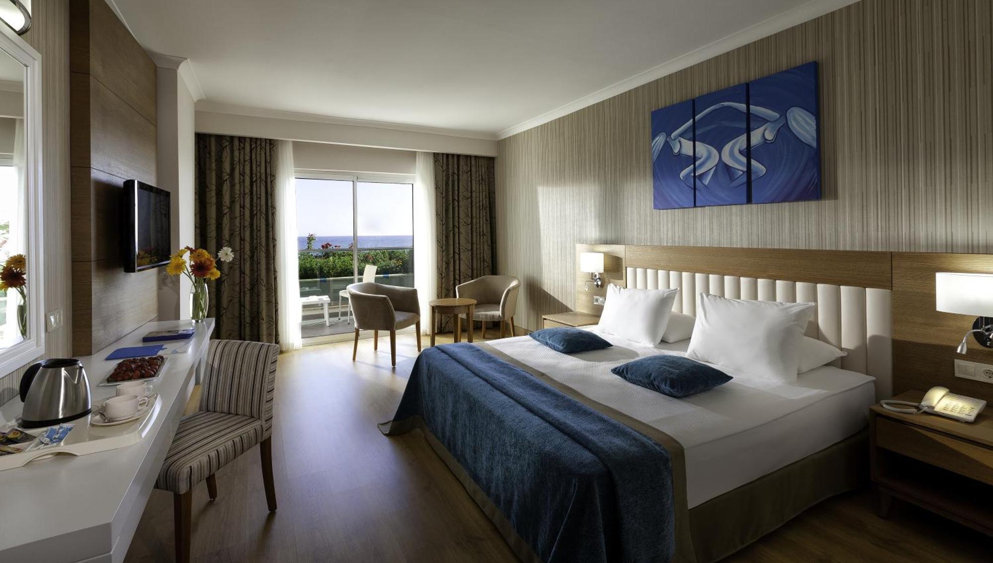Double or Twin Room with Sea View