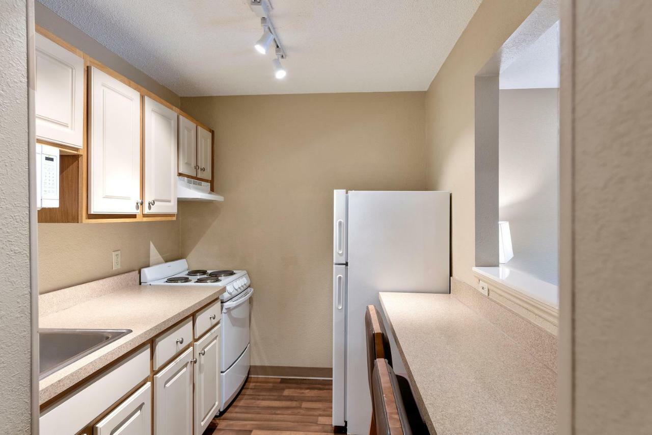 1 Queen Bed | Suite, Non-Smoking, Micfridge