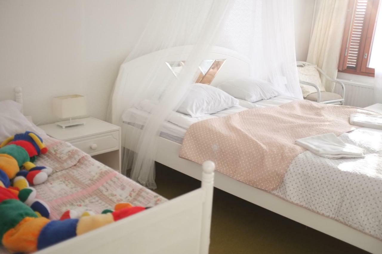Family Room (2 Adults + 1 Child)