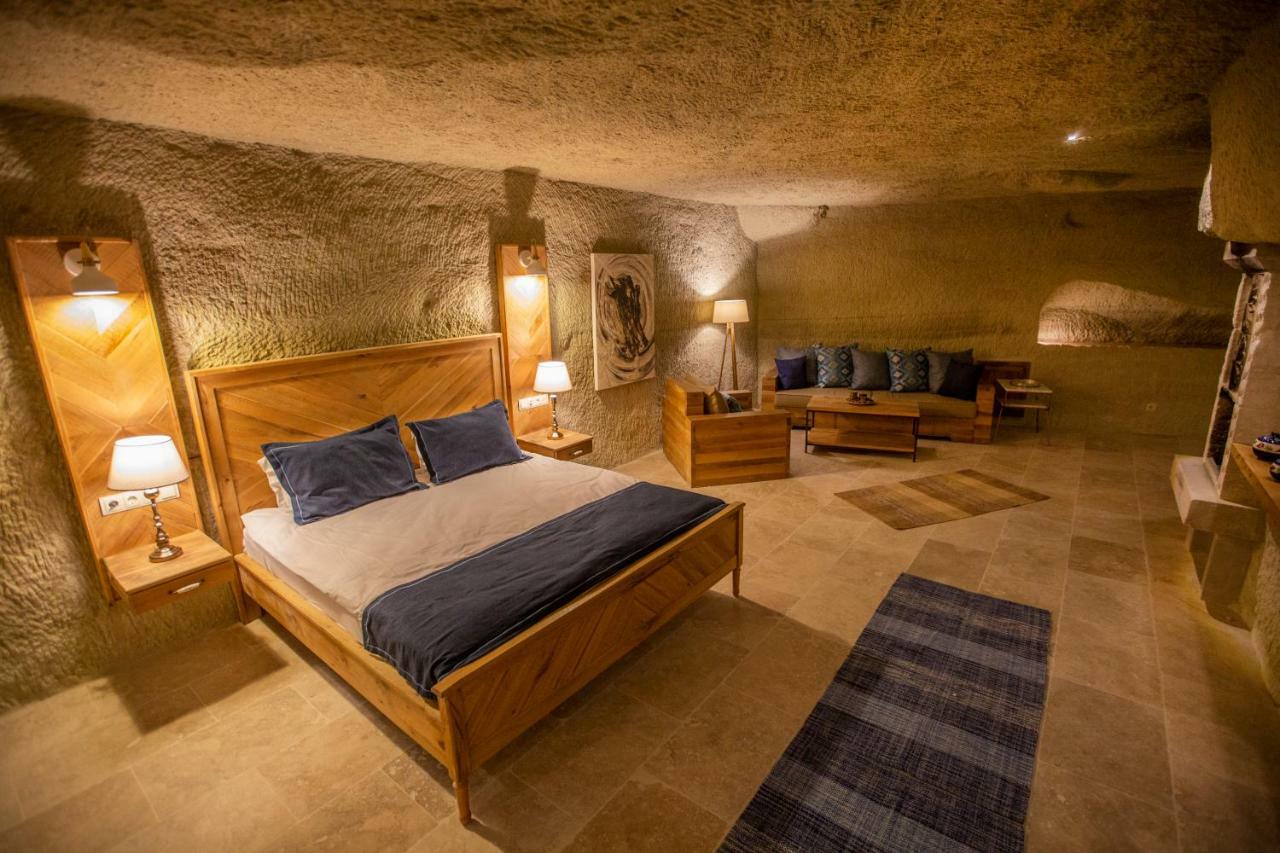 Royal Cave Suite