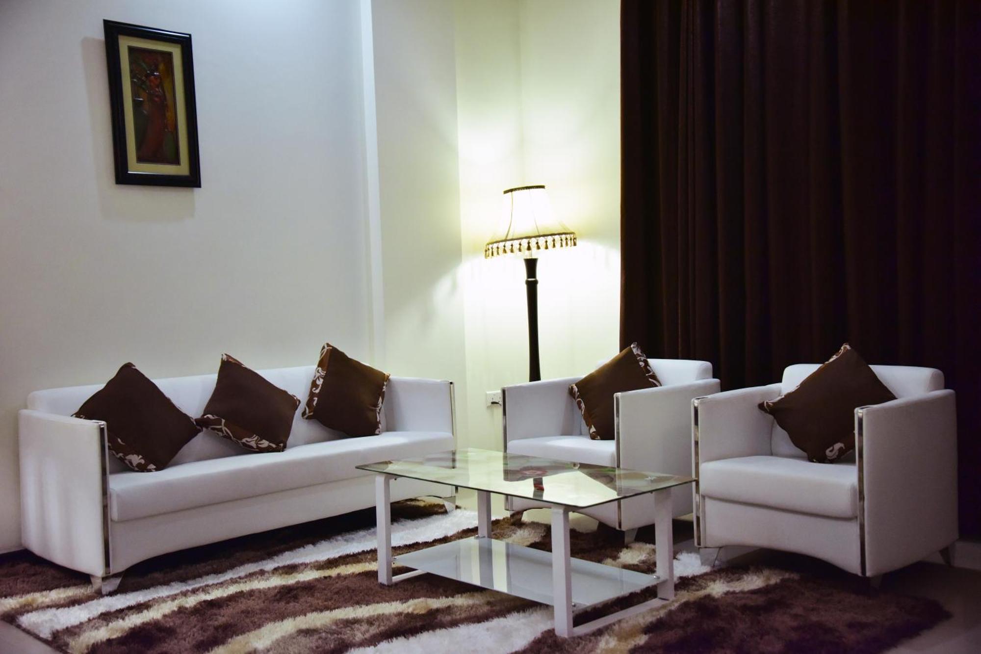 Deluxe Queen Room