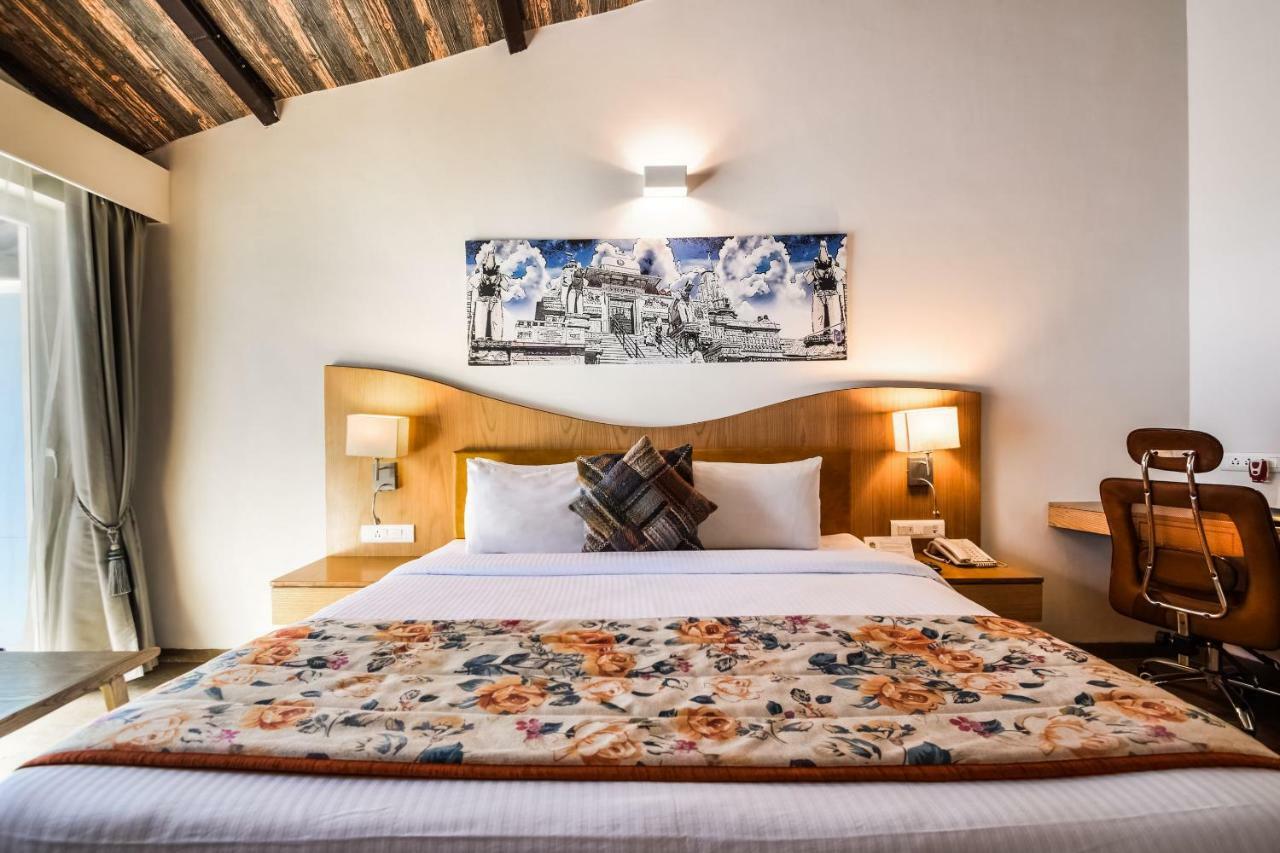 Pool Side Patang Cottage with open to Sky Hot Tub and Separate Sitting Area - 15% off on Food & Spa and Free Zipline activity
