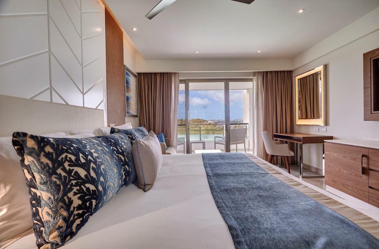 Luxury Junior Suite with Bay View Diamond Club