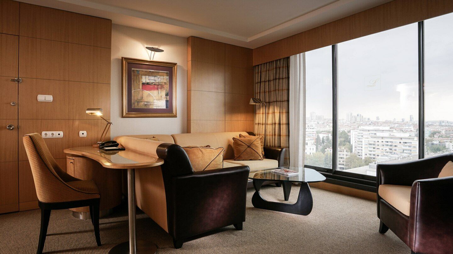 Deluxe Executive Suite