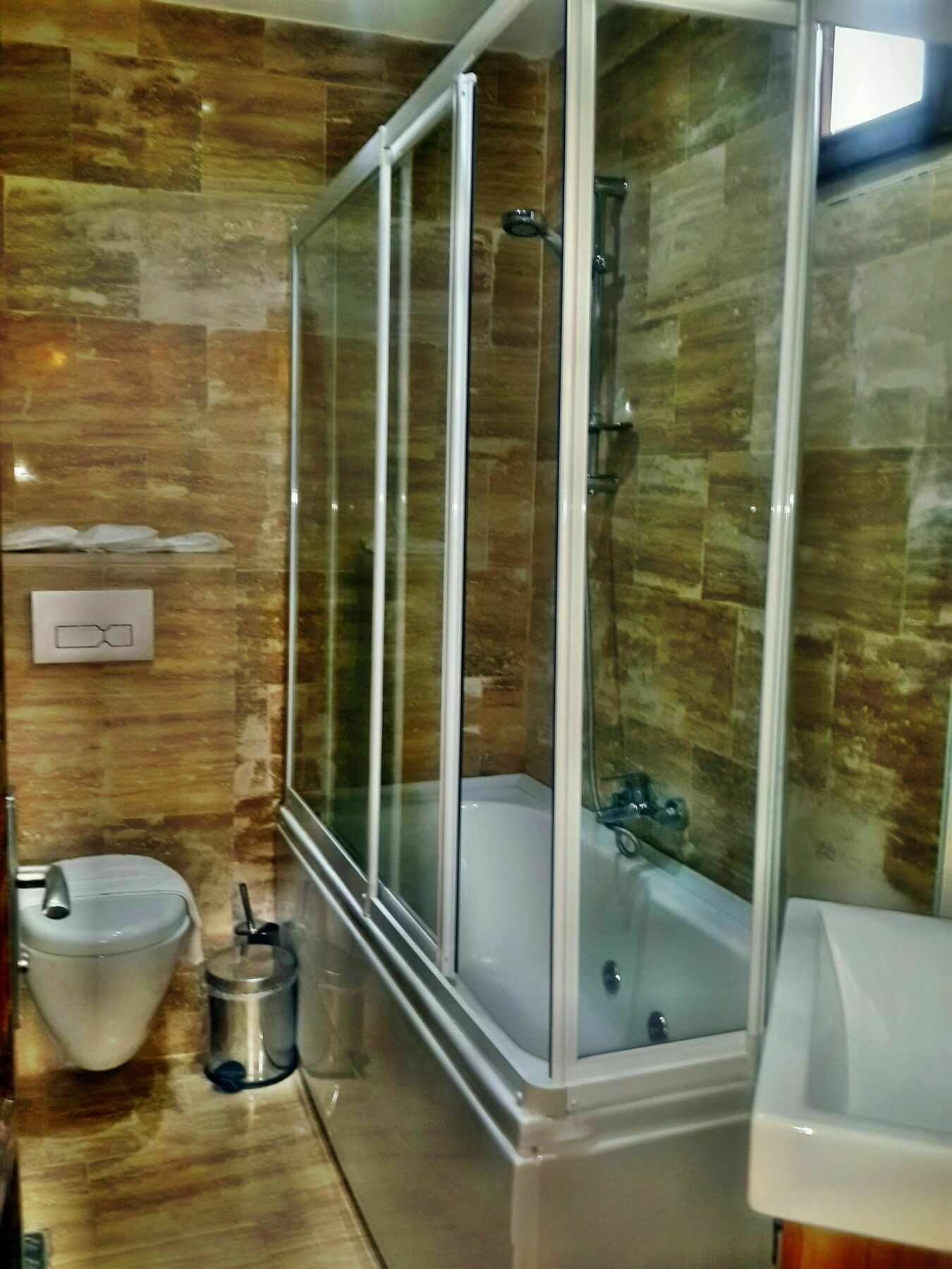 Deluxe Triple Room with Bath