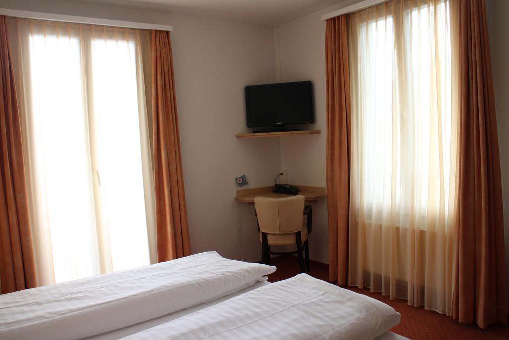 Medium Room with Balcony