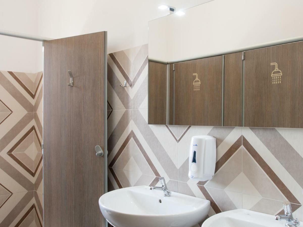 Deluxe Double Room with Shared Bathroom