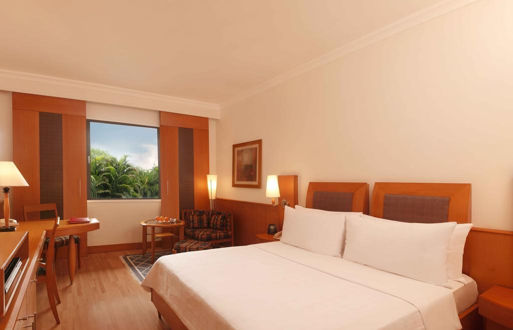 Deluxe Room King Bed