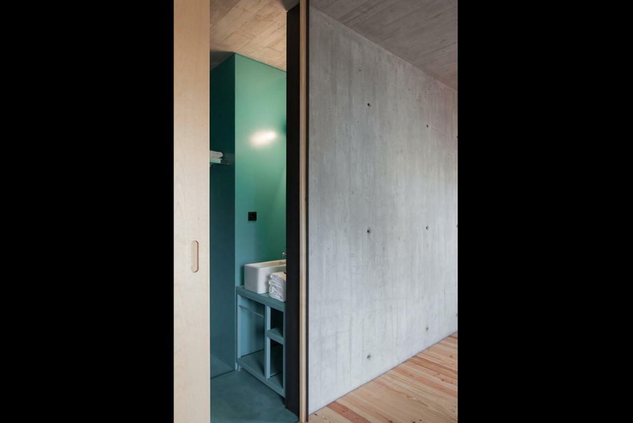 Studio Apartment with River and Bridge View