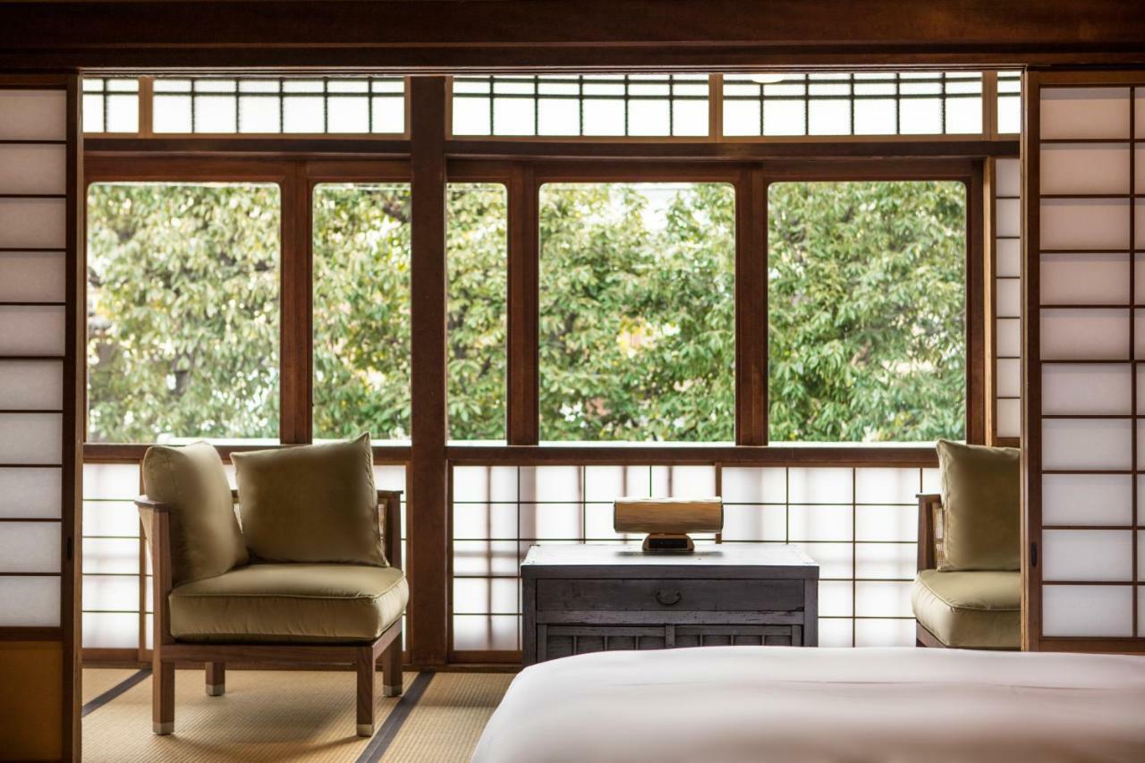 Deluxe Twin Room with Mountain View (Main)