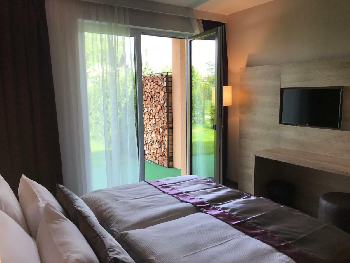 King Room with Spa Bath