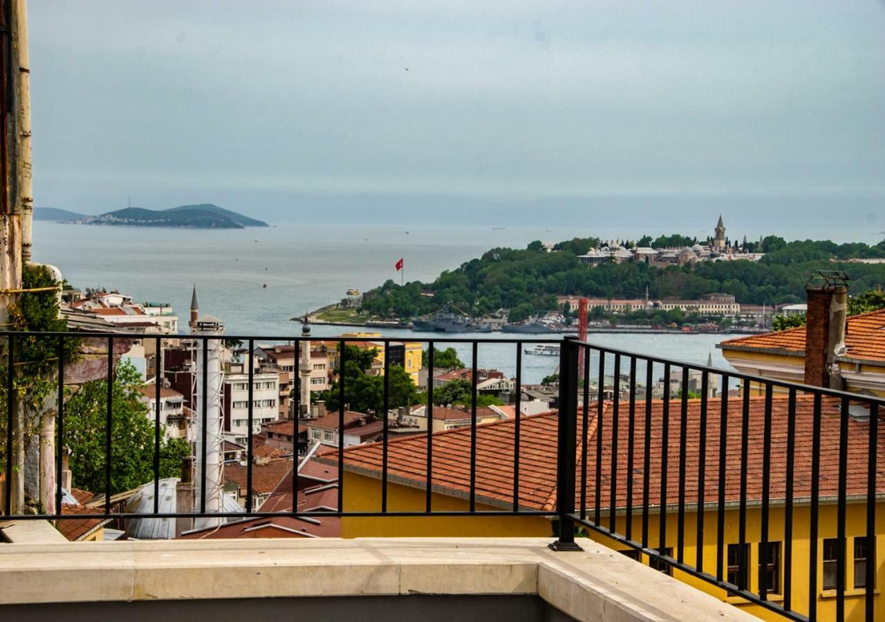 Deluxe Double Room with Balcony and Sea View