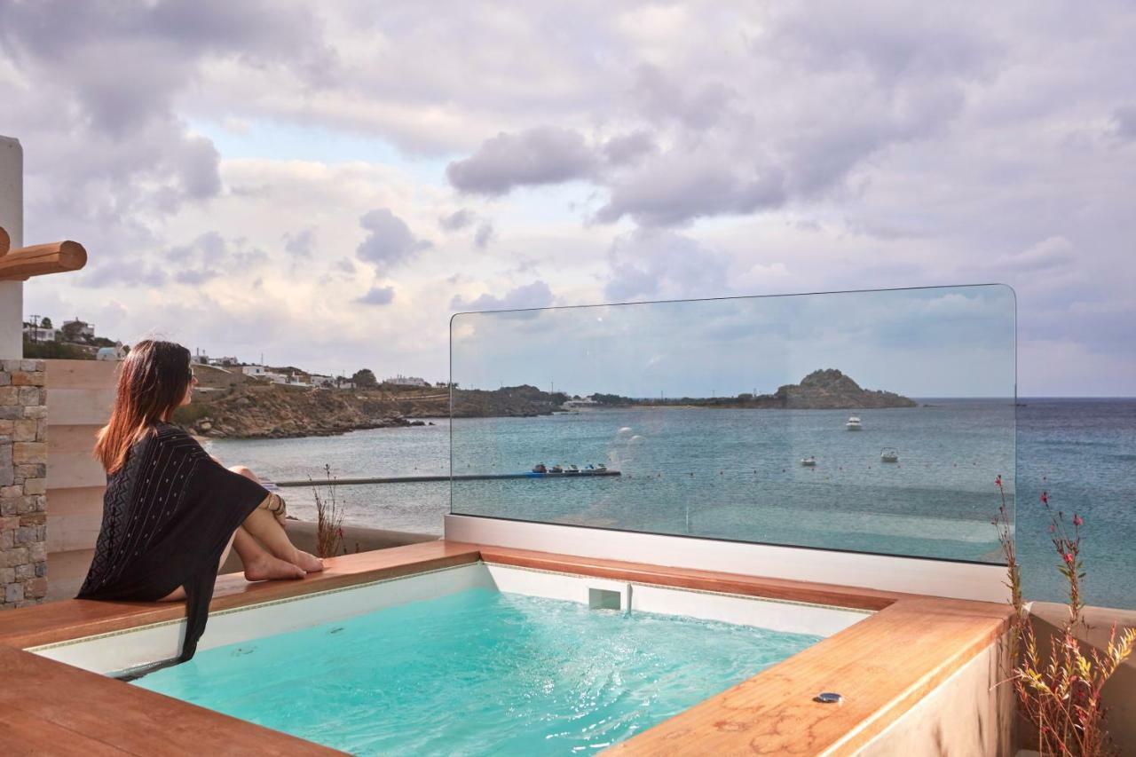 Deluxe Suite with Jetted Tub and Sea View