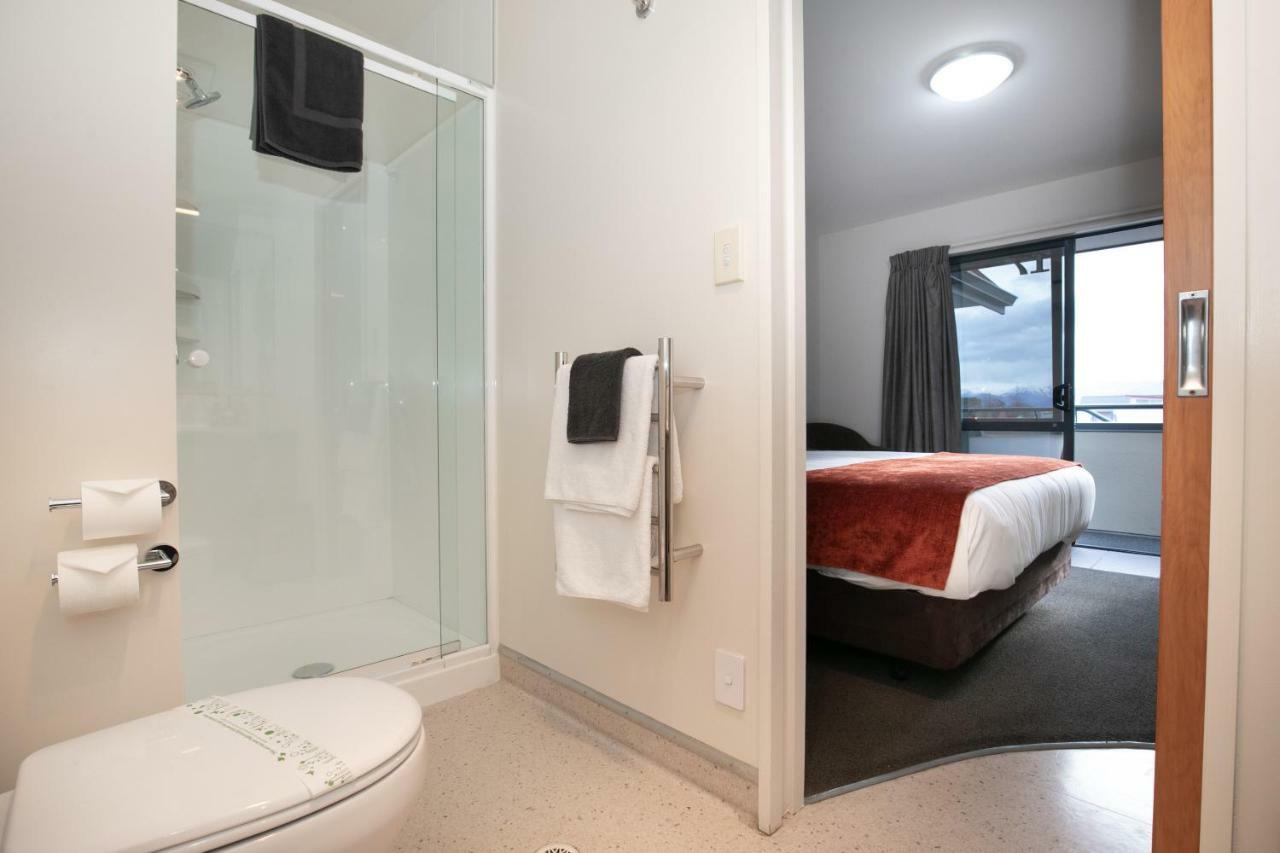 Studio with Spa Bath