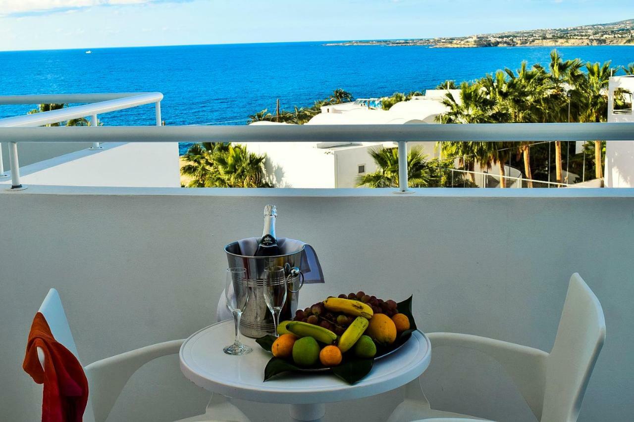 Double or Twin Room with Partial Sea View