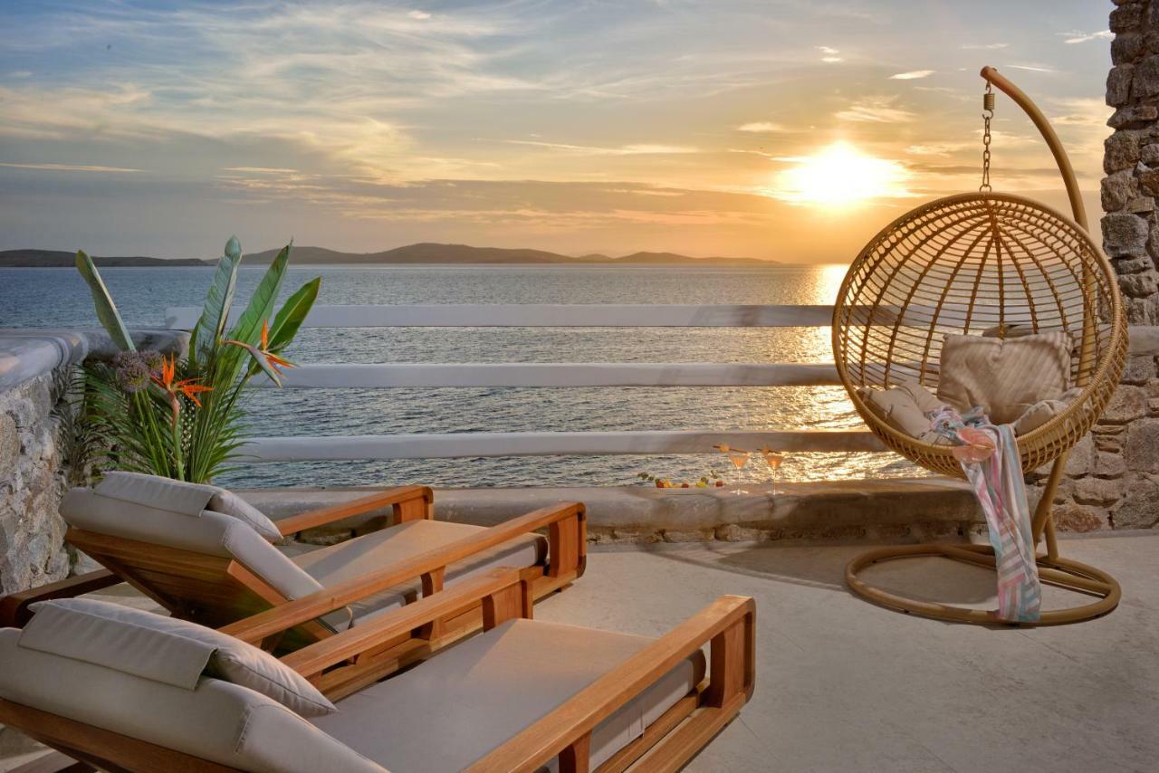 Luxury Beachfront Suite with Outdoor Jetted Tub