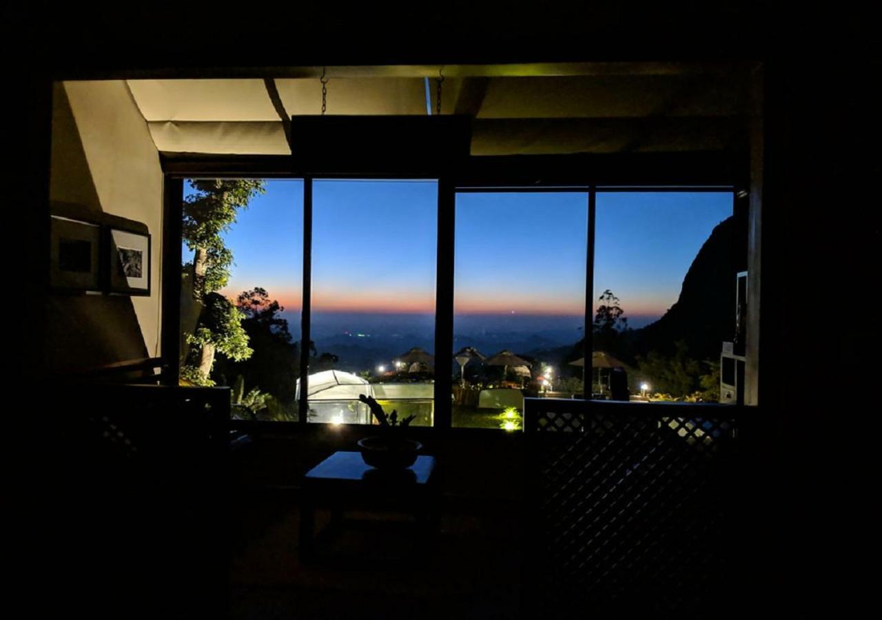 Premier Room (Higher Floor with Mountain View)